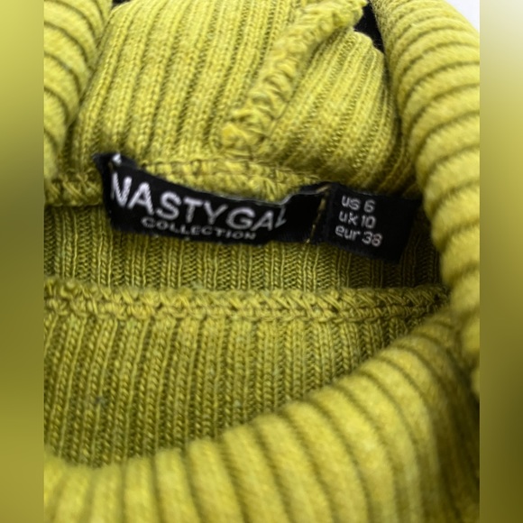 Nasty Gal green roll neck sweater. Size 6 - Picture 3 of 4